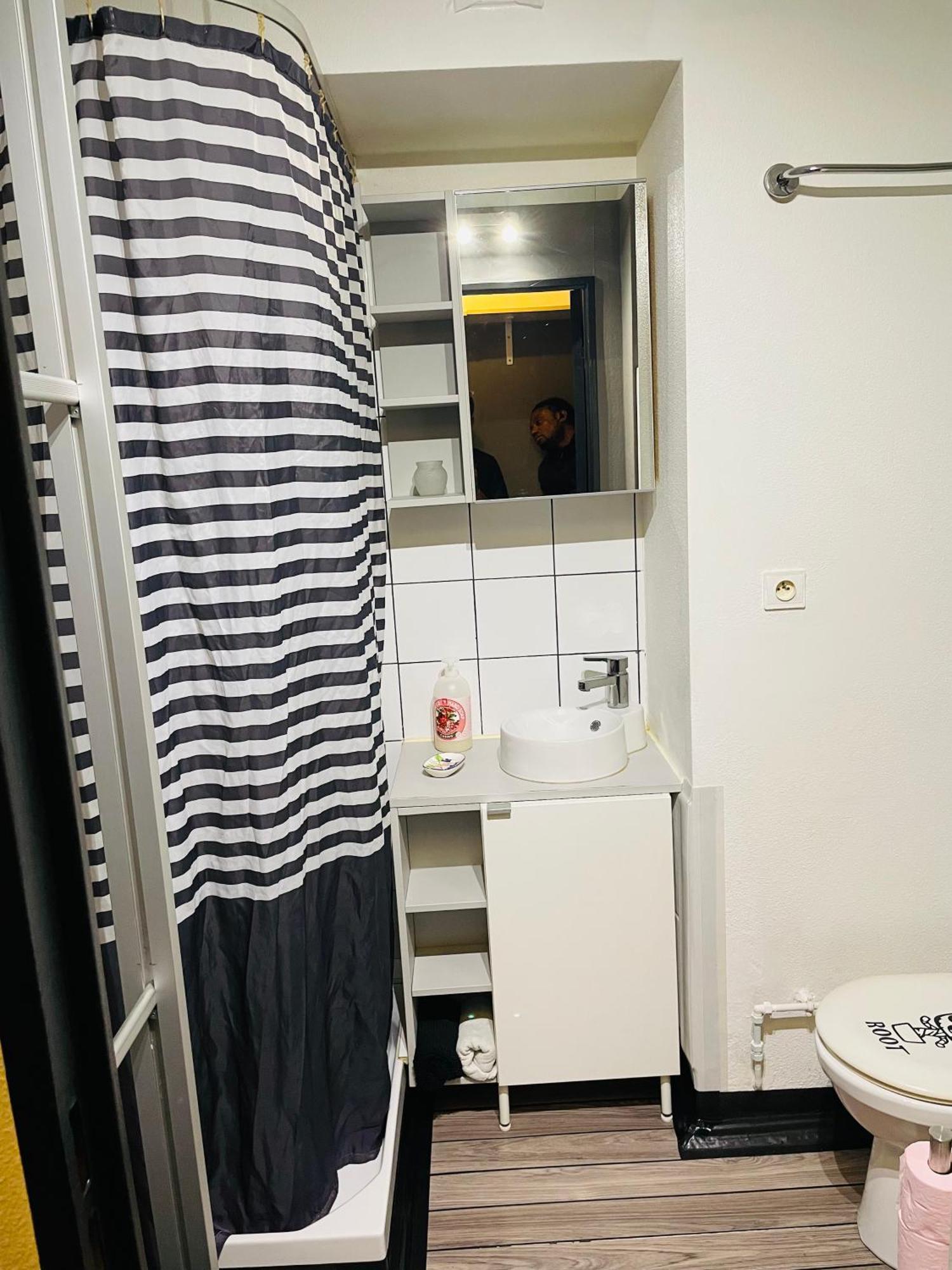 Comfortable Studio In Clichy Exterior photo